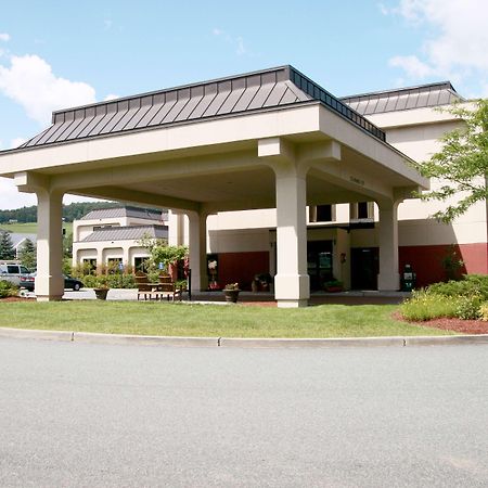 Hampton Inn White River Junction Bagian luar foto