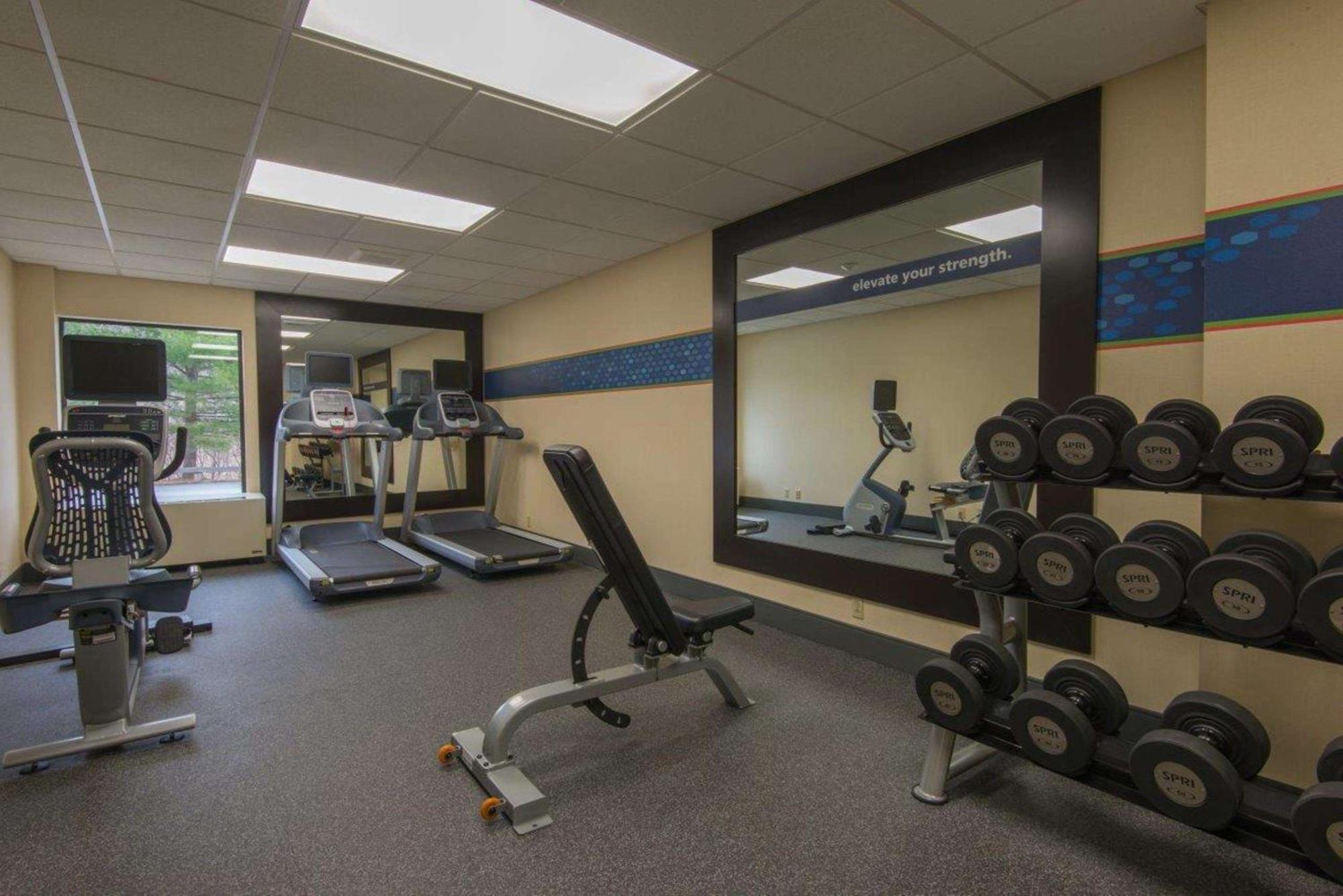 Hampton Inn White River Junction Bagian luar foto