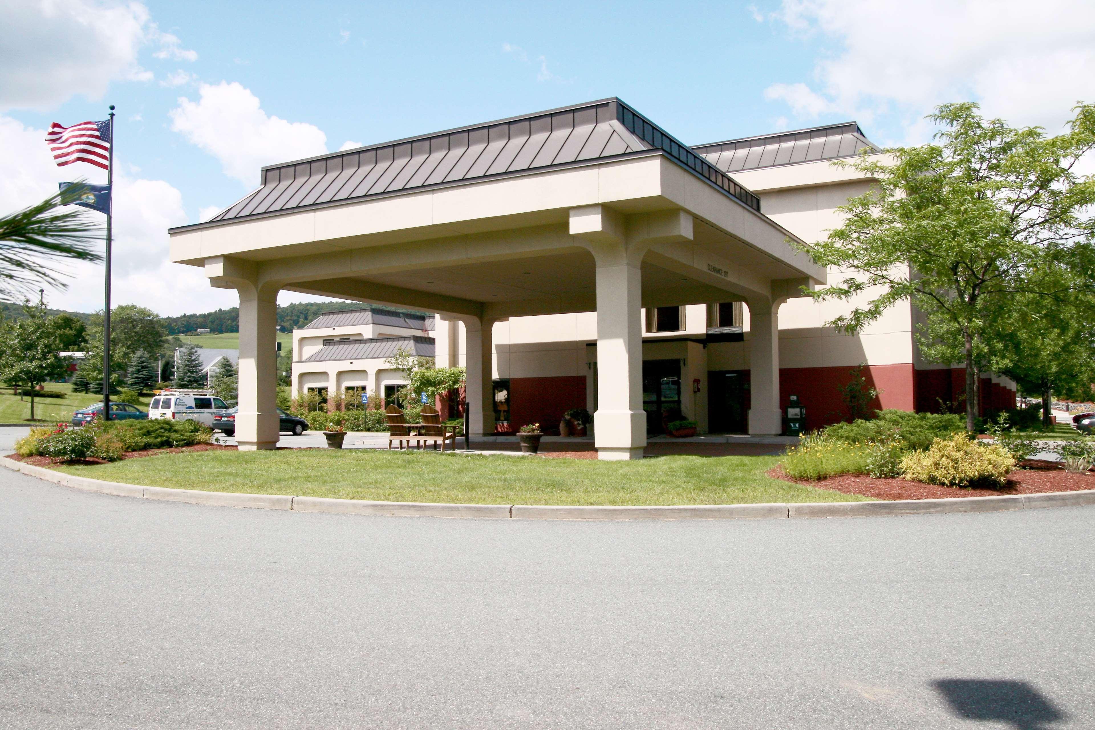 Hampton Inn White River Junction Bagian luar foto