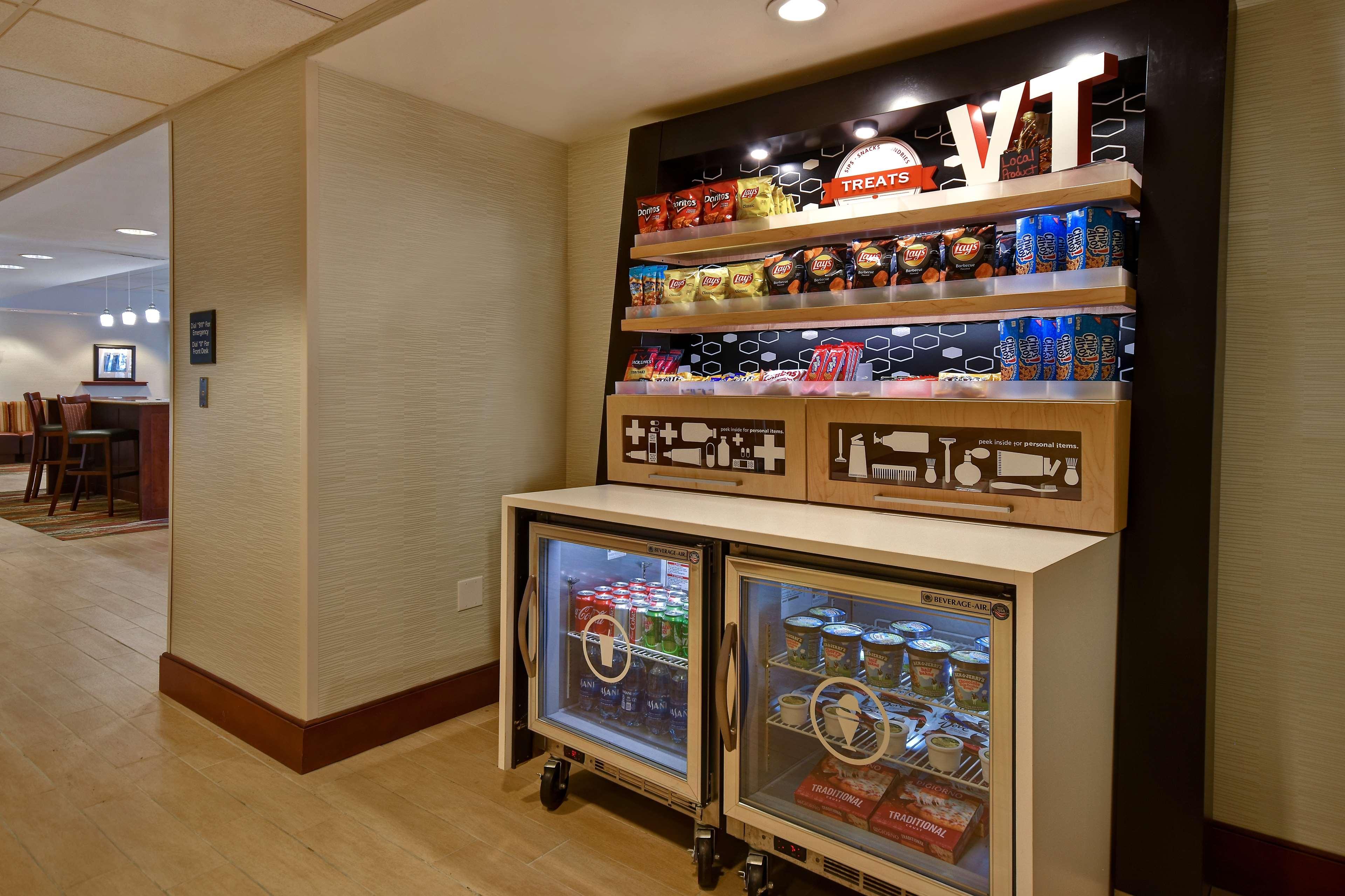 Hampton Inn White River Junction Bagian luar foto