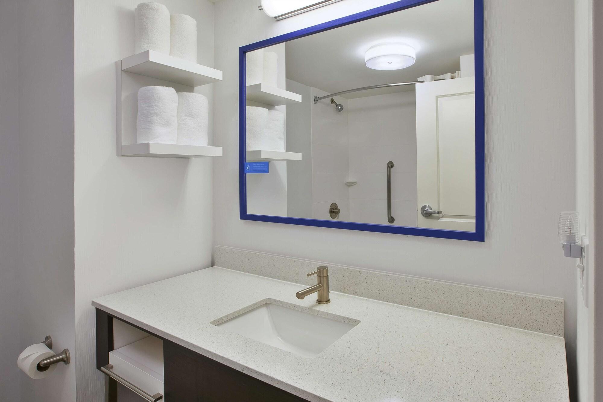 Hampton Inn White River Junction Bagian luar foto