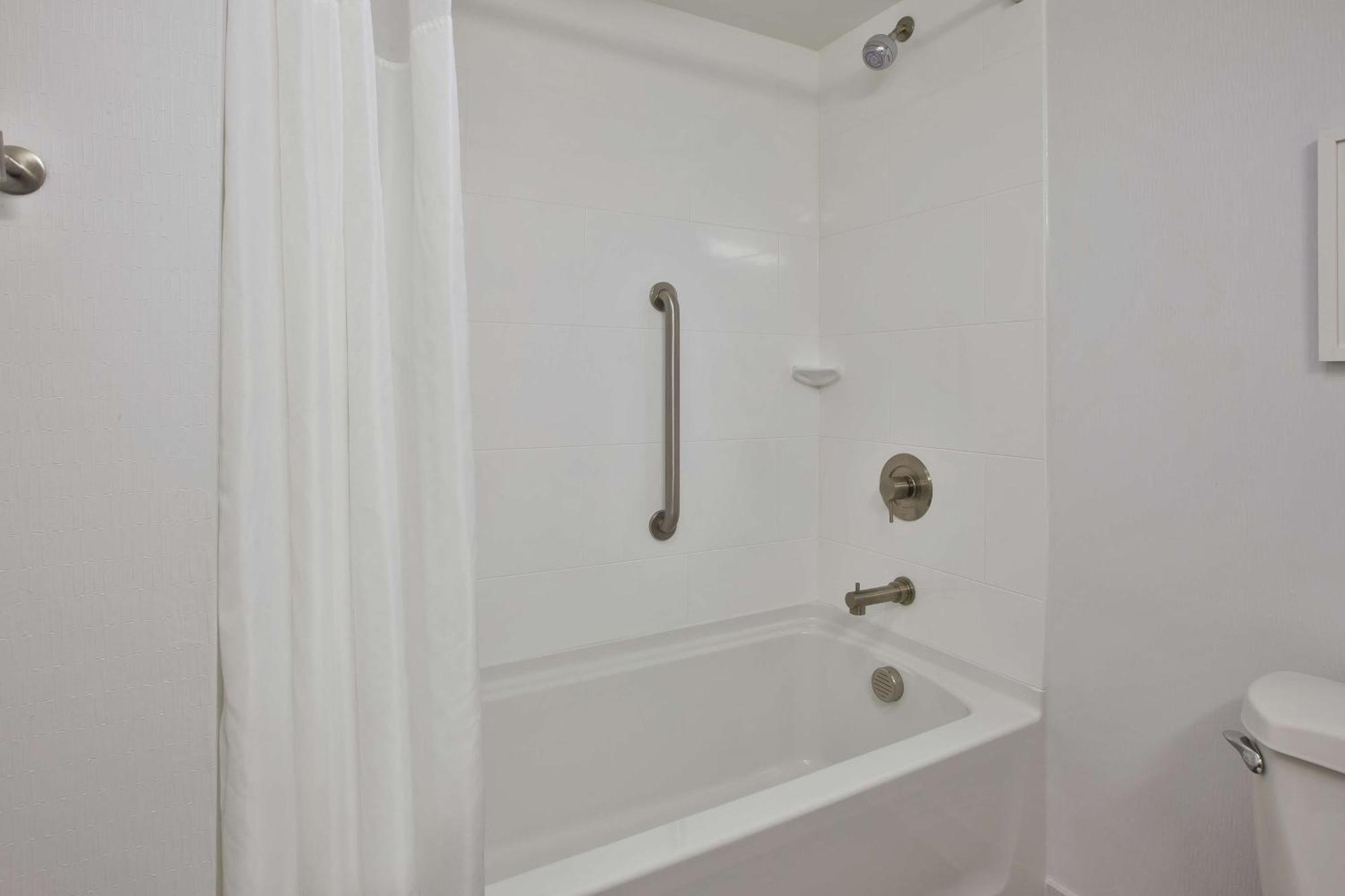 Hampton Inn White River Junction Bagian luar foto
